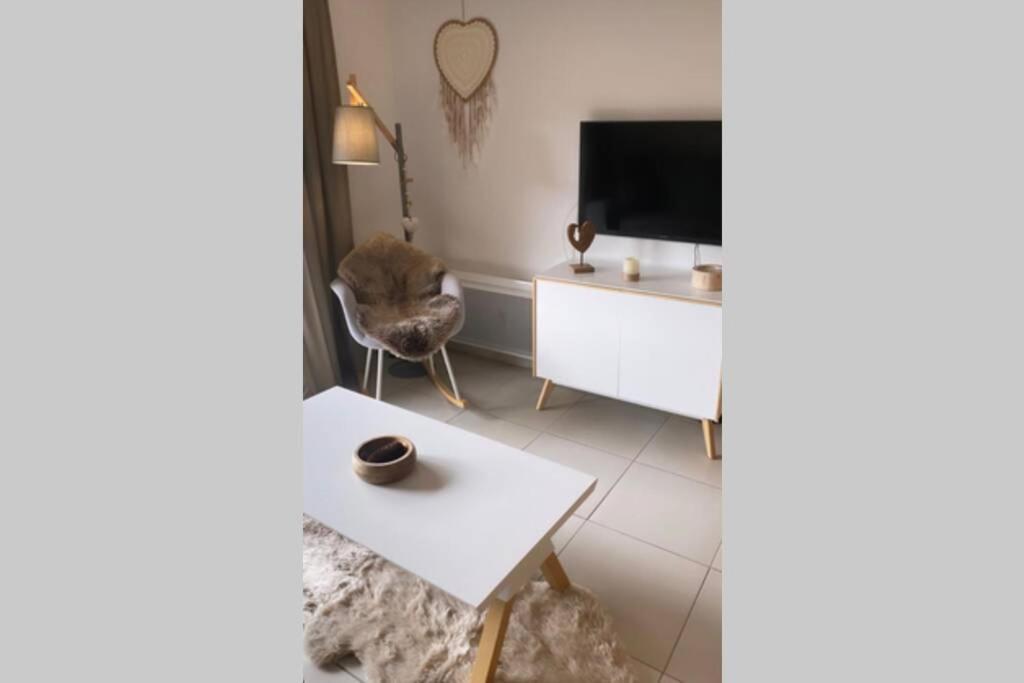 Appartement De Charme Dans Residence Avec Piscine La Joue Du Loup Saint-Étienne-en-Dévoluy Exterior foto