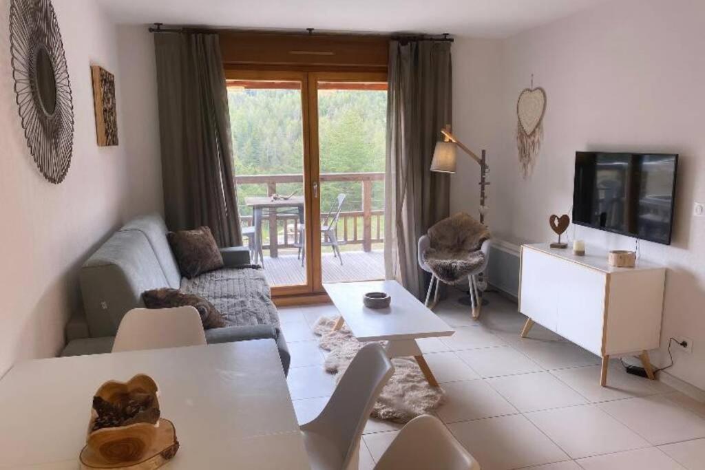 Appartement De Charme Dans Residence Avec Piscine La Joue Du Loup Saint-Étienne-en-Dévoluy Exterior foto